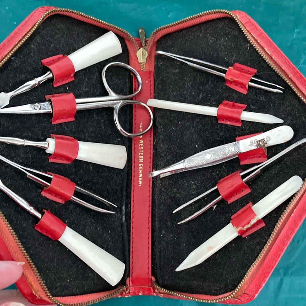 Antique Style Nail Kit